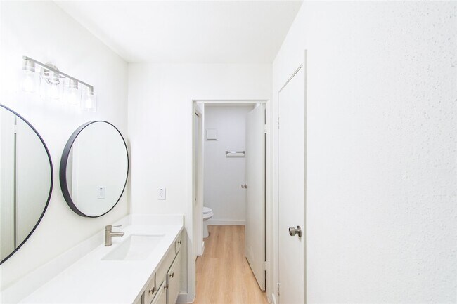 Building Photo - 14555 Wunderlich Dr