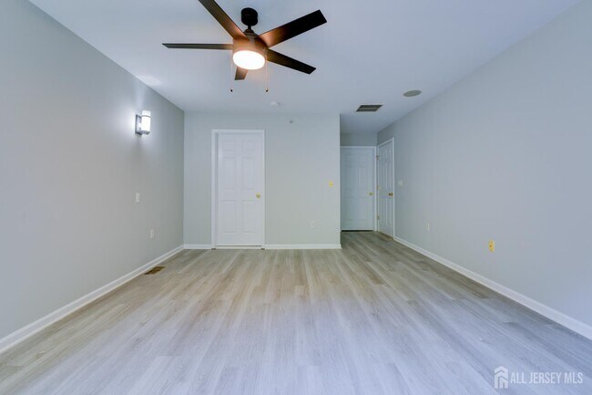 Building Photo - 34 Forest Dr