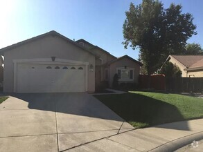 Building Photo - Beautiful move in ready home