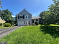 Building Photo - 11 Pheasant Run Ct