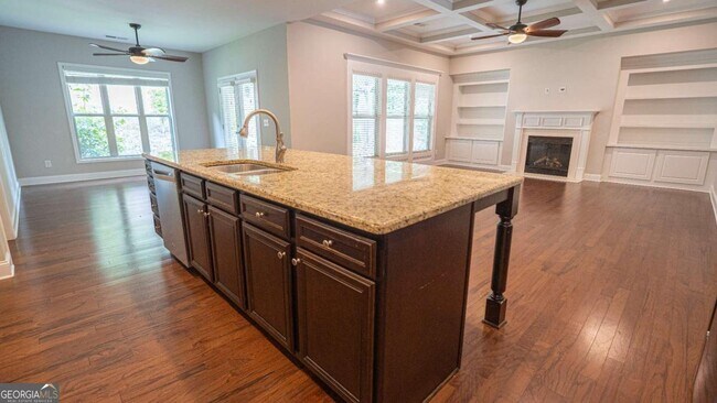 Building Photo - 3731 Ivy Lawn Dr NE