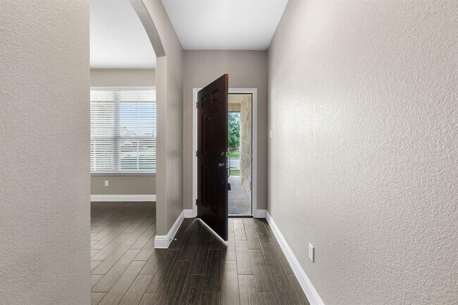 Building Photo - 408 Andele Way