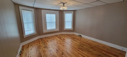 Building Photo - 325 N 3rd Ave
