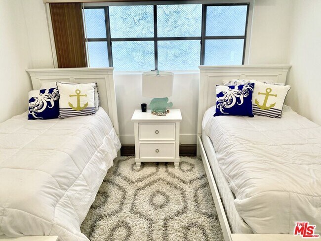 Building Photo - 18203 Coastline Dr