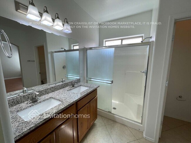 Building Photo - 1894 S 216th Ln