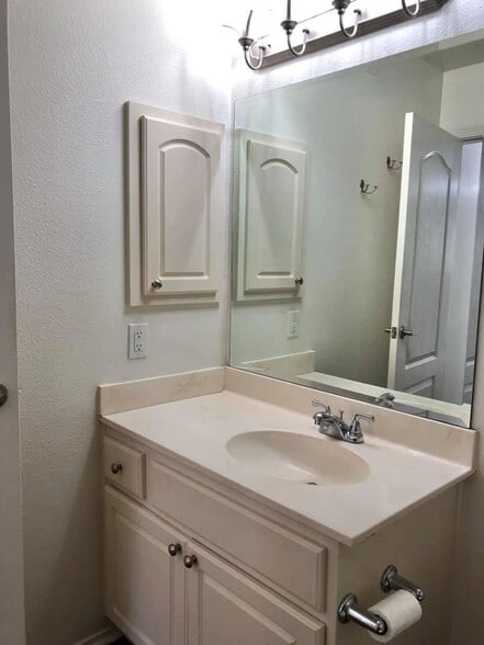 Master Bathroom - 12035 Alta Carmel Ct