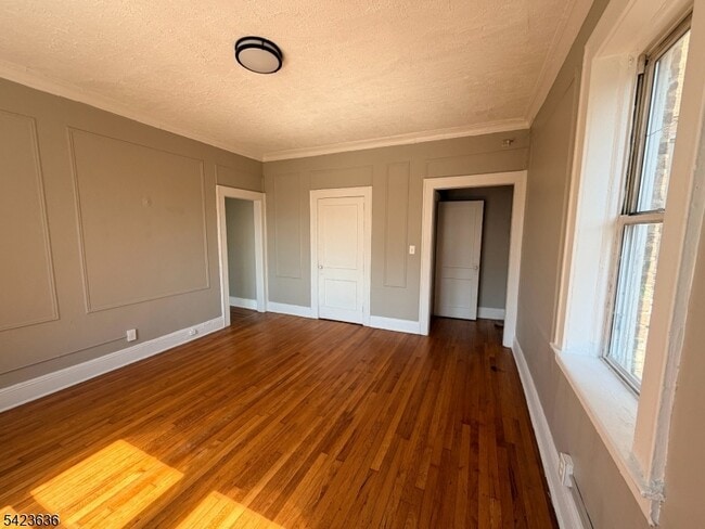 Building Photo - 16 Irving Ave