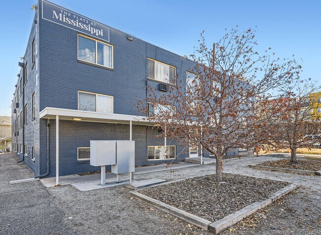 Building Photo - Flats at Mississippi