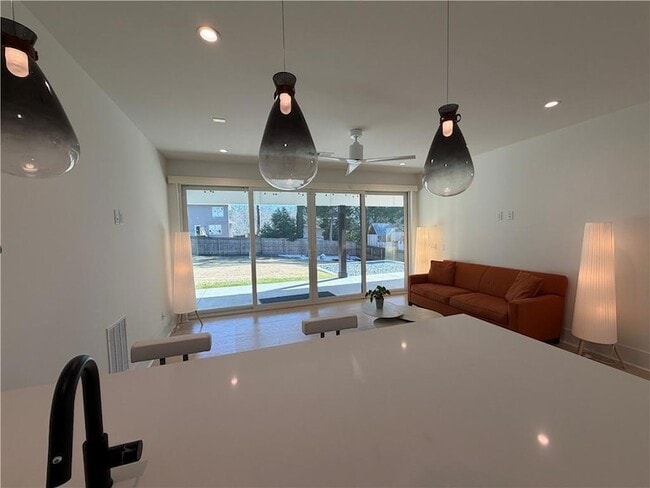 Building Photo - 2385 Nesbitt Dr NE