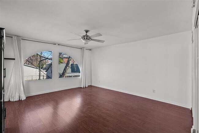 Building Photo - 912 32nd St