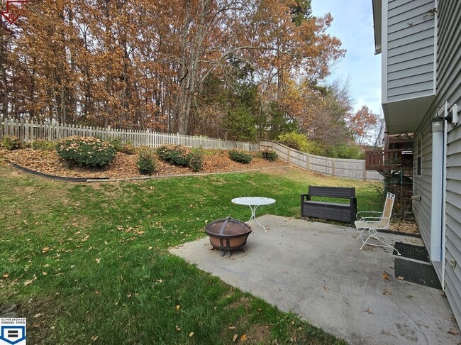 Building Photo - 1544 Pheasants Glen Dr