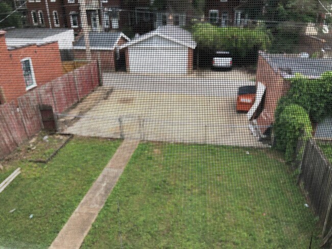 Building Photo - 2809 Sidney St