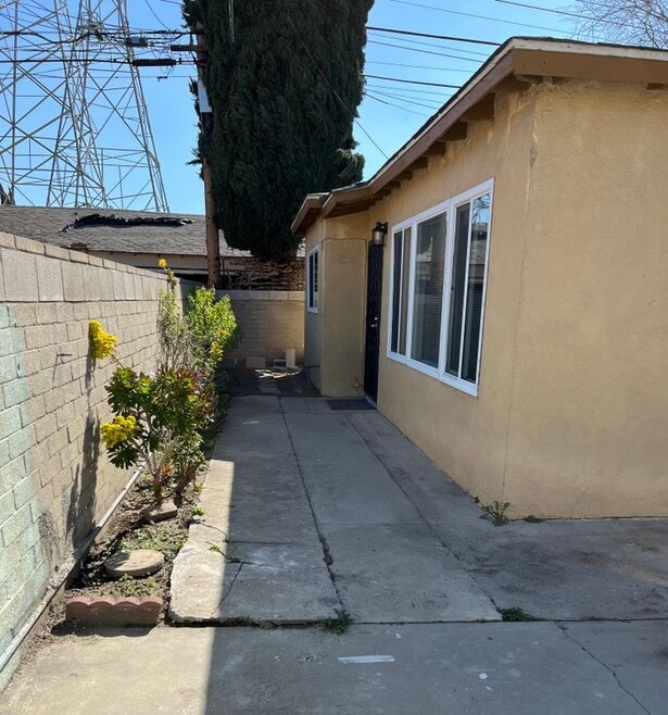 Building Photo - 2770 Glenwood Pl