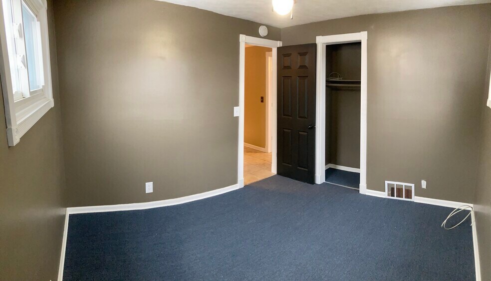 Building Photo - 592 Dorrance Ave