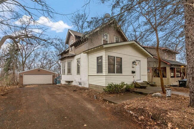 Building Photo - 1826 Franklin Ave SE