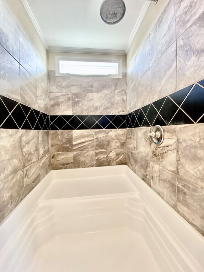 Building Photo - 11720 W Small Oaks Ln