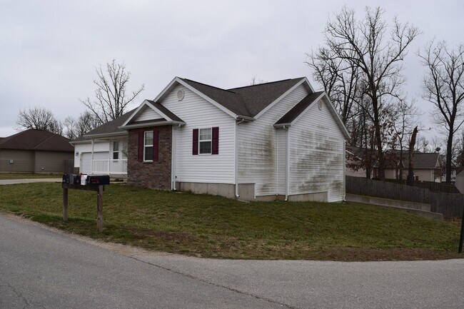 Building Photo - 3-Bedroom Home with Room to Roam – Fenced In Backyard