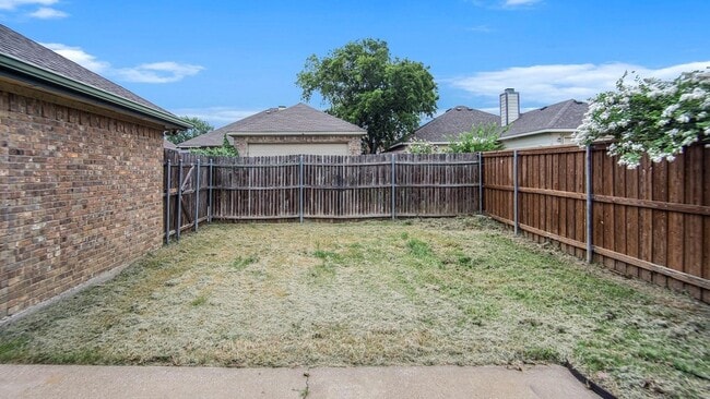 Building Photo - 6908 Bentley Ave