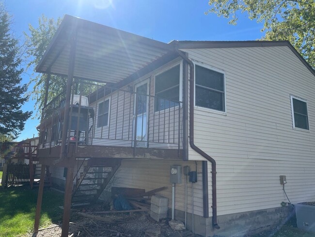 Building Photo - Large, Quiet Home In Englewood (Union) - N...
