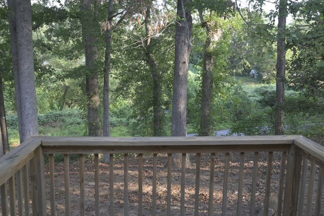 Building Photo - 2BR/2BA Home with Patio & Pet Friendly in ...