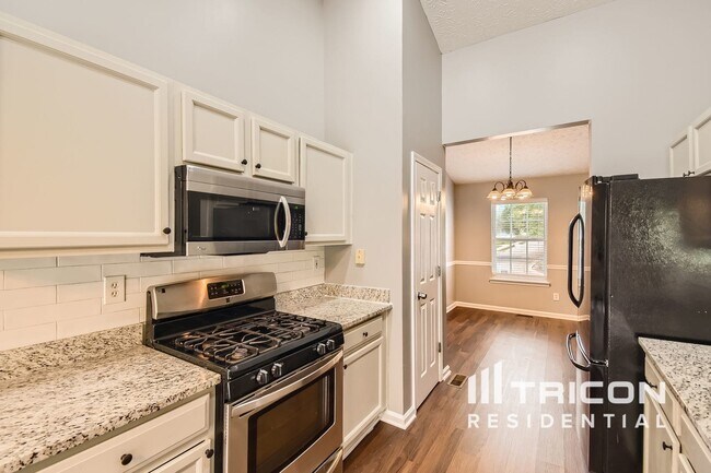 Building Photo - 3055 W Green Loop