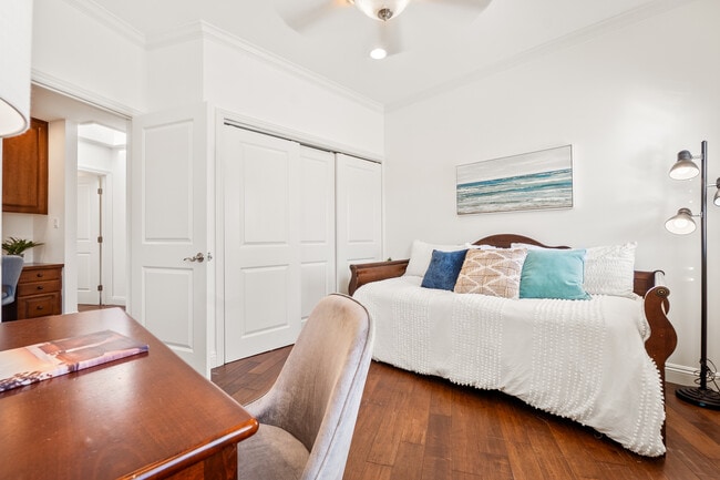 Building Photo - 1077 10th St