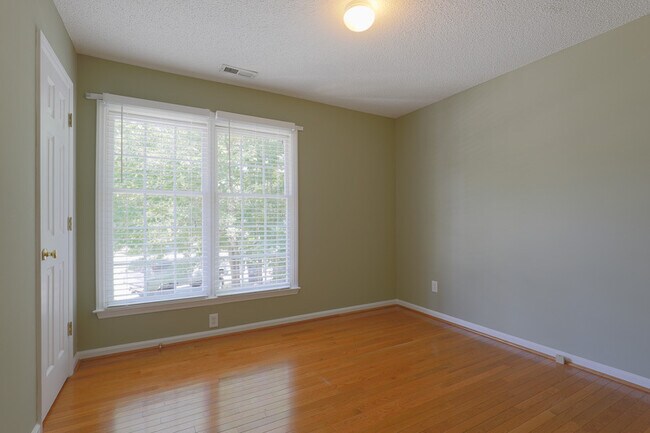 Building Photo - 4003 Ellisfield Dr