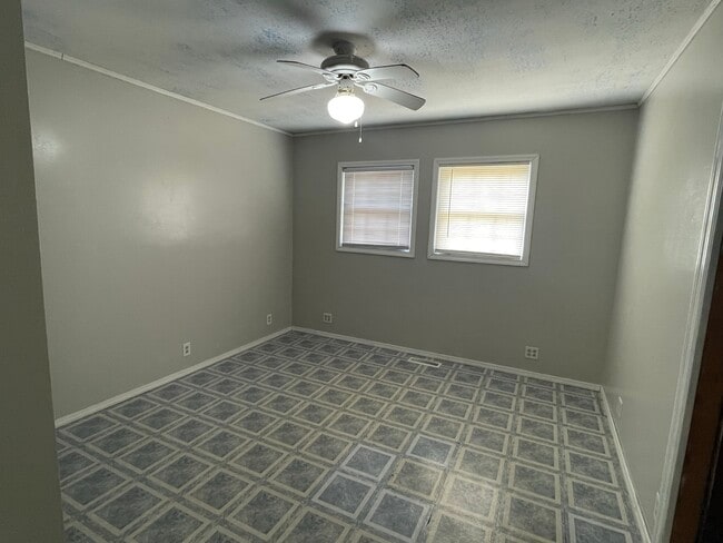 Building Photo - 7625 W William St