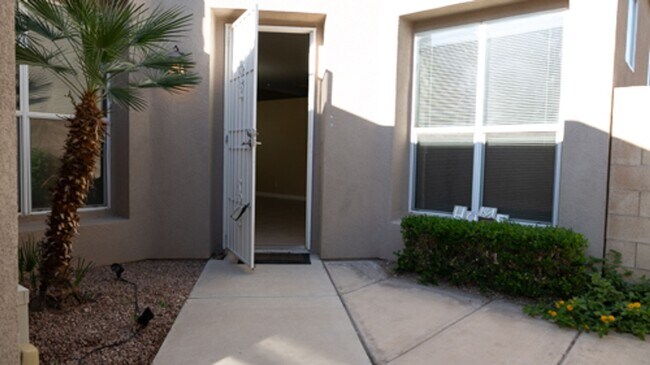 Building Photo - 9205 Guggenheim Ct