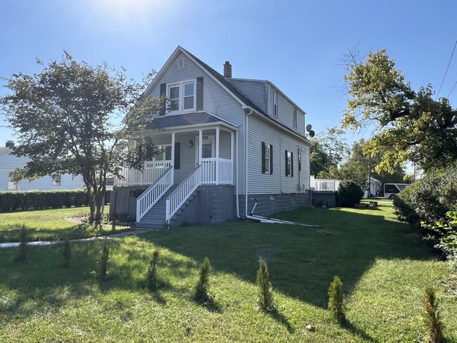 Primary Photo - 3002 Green St