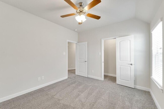 Building Photo - 18906 Whistling Oaks Dr