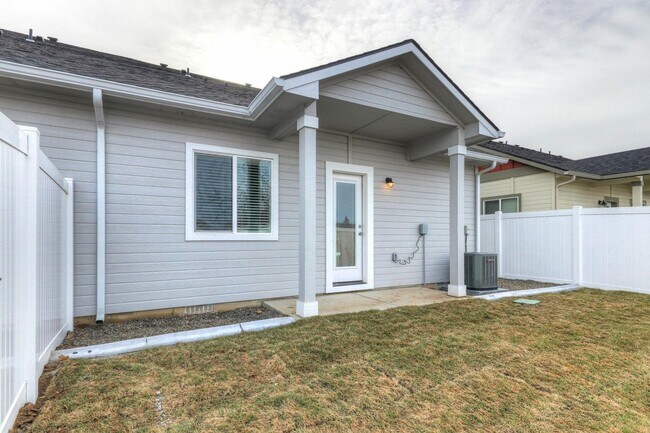 Building Photo - 2207 Ison Ct
