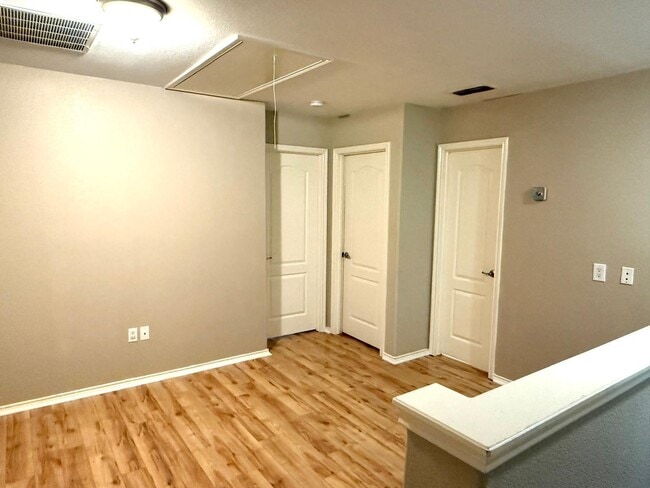 Building Photo - 9310 Albany Dr