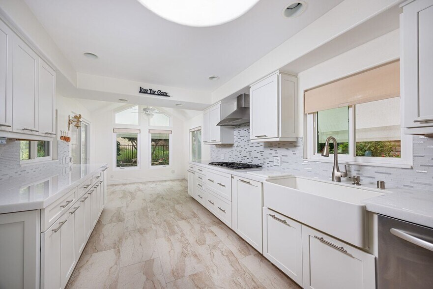 Building Photo - 26602 Via Noveno