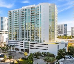 Building Photo - 301 Quay Commons