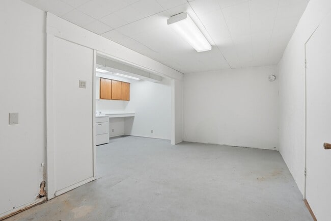 Building Photo - 688 W Kolby Ct