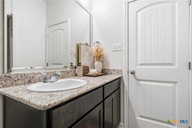 Building Photo - 5200 Rose Petal Ct