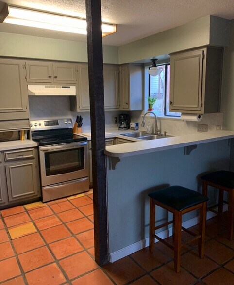kitchen 1 (downstairs) - 8100 Red Willow Dr