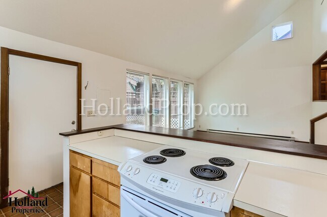 Building Photo - Spacious 1-Bedroom Plus Bonus Room in Forest Grove! BEST PRICE $1,650!!!