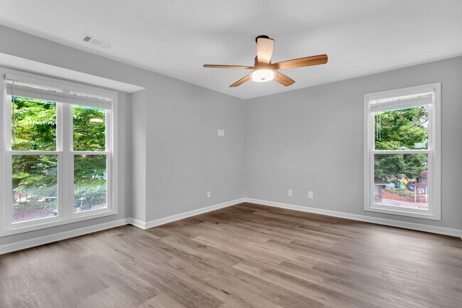 Building Photo - 1006 Canyon Point Cir