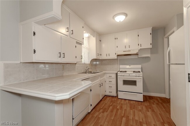 Building Photo - 1752 Brainard Rd