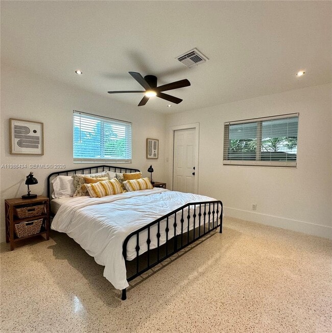 Building Photo - 1351 SW 32nd St