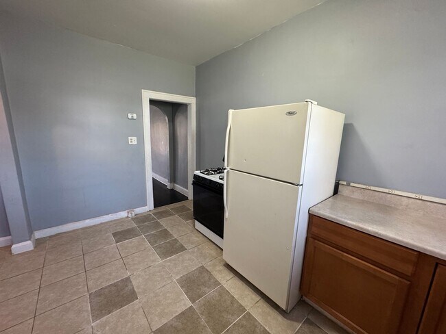 Building Photo - 830-832 Weghorst Street