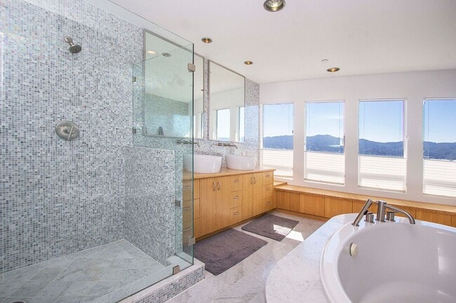 Building Photo - 747 Tiburon Blvd
