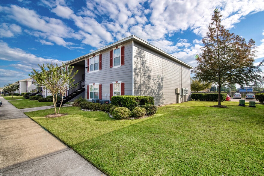 Primary Photo - Cypress Bend Apartments
