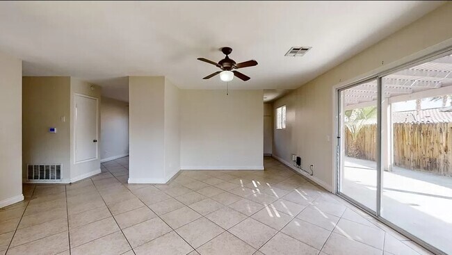 Building Photo - 51740 Avenida Carranza