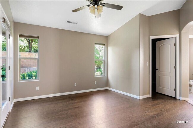 Building Photo - 1630 E 2450 S