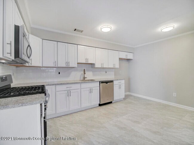 Building Photo - 869 Mariposa Ct