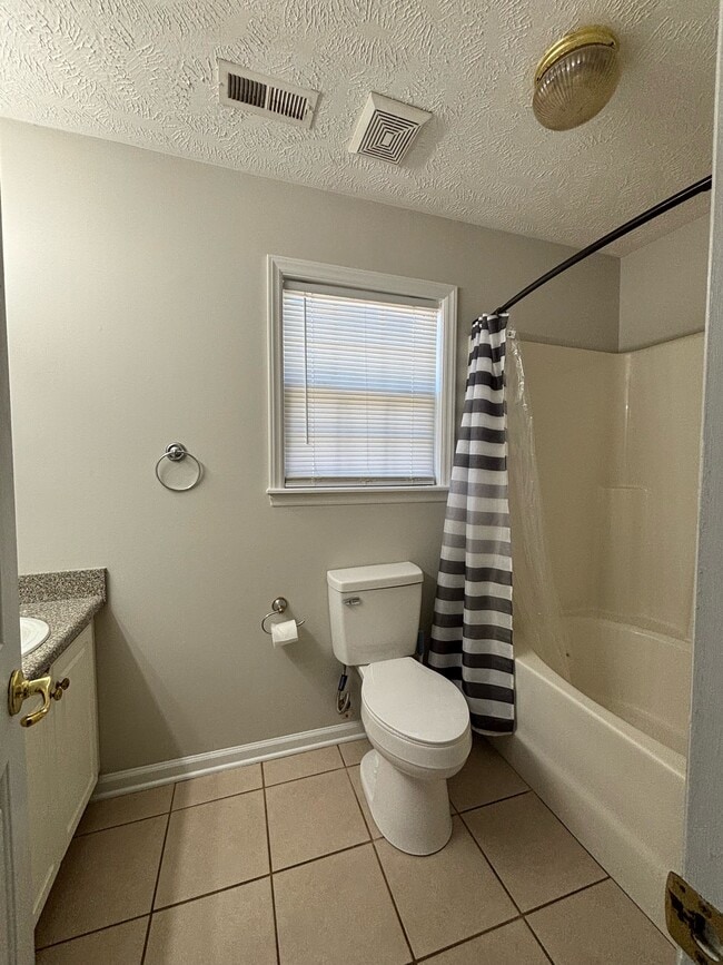 Building Photo - 3808 Raider Ct