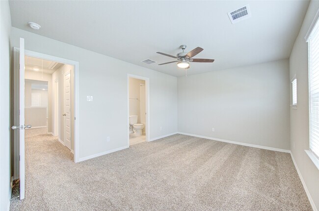 Building Photo - 821 Laguna Grn Ln